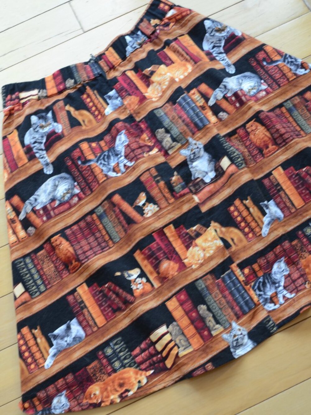 Retrolicious Cats in the Library A-line Skirt Size S - Picture 12 of 14